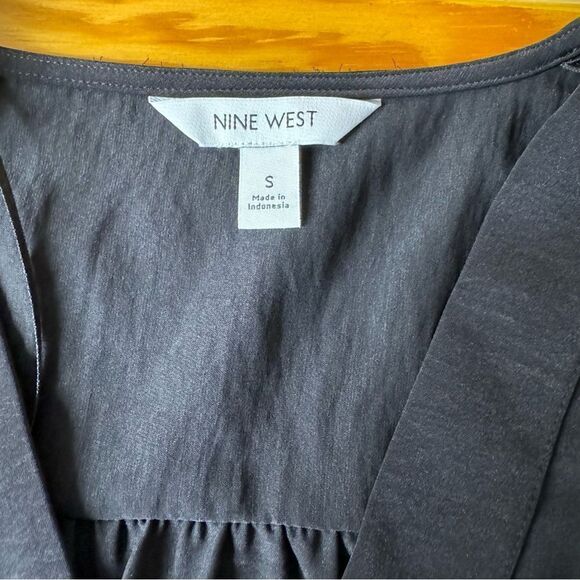 Nine West Long Sleeve Surplice Blouse with banded bottom. Size small- NEW! - Picture 11 of 12